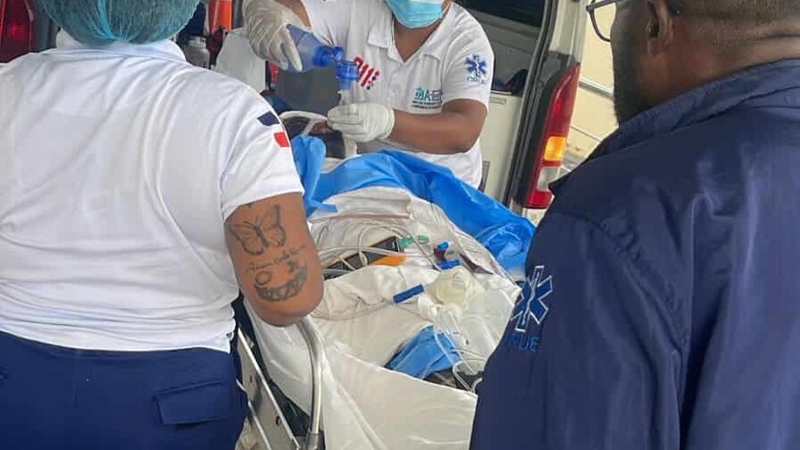 Niños de 10 años sufren descarga eléctrica al volar cometas en Higüey