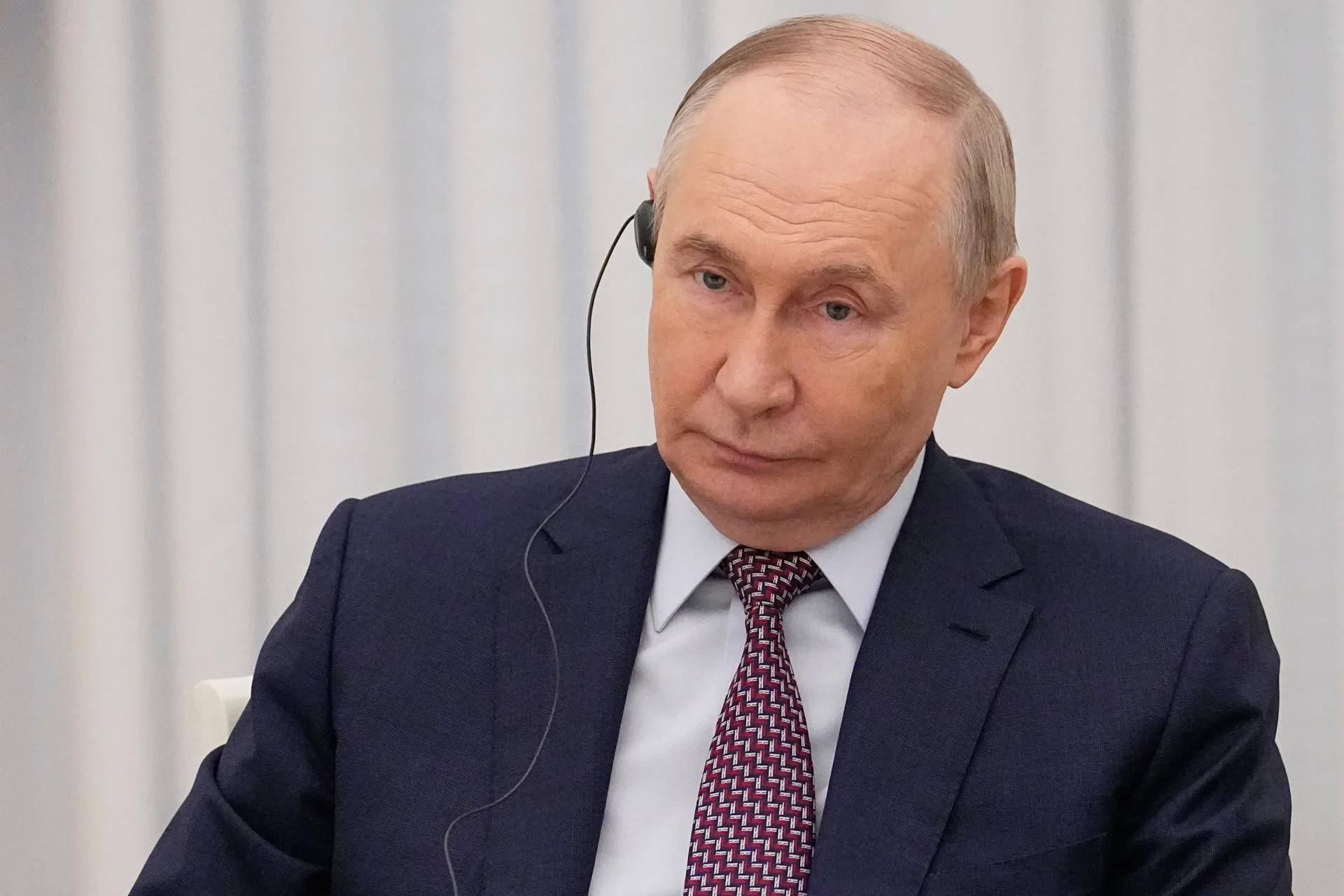 Putin propone a Irán y EE.UU. almacenar en Rusia el uranio enriquecido iraní