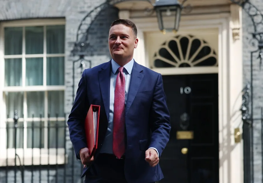 Dimite el ministro británico de Sanidad Wes Streeting y se perfila como rival para Starmer