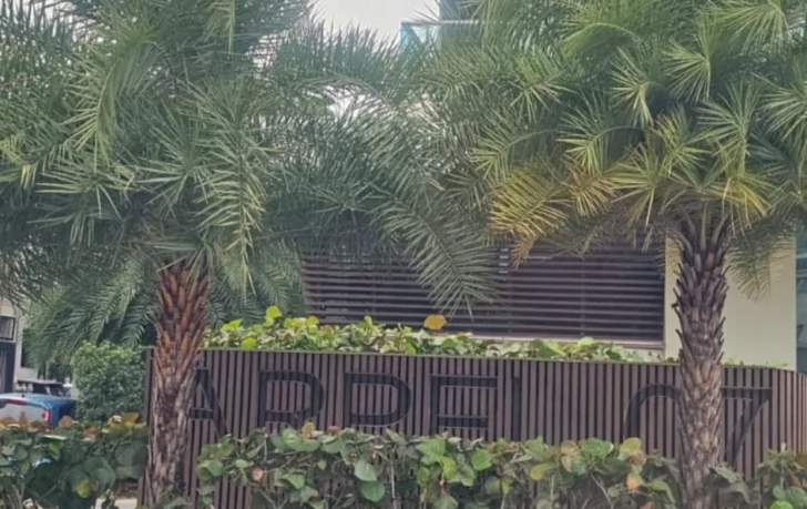 Autoridades cierran restaurante en Juan Dolio tras muerte de madre e hijo en Piantini
