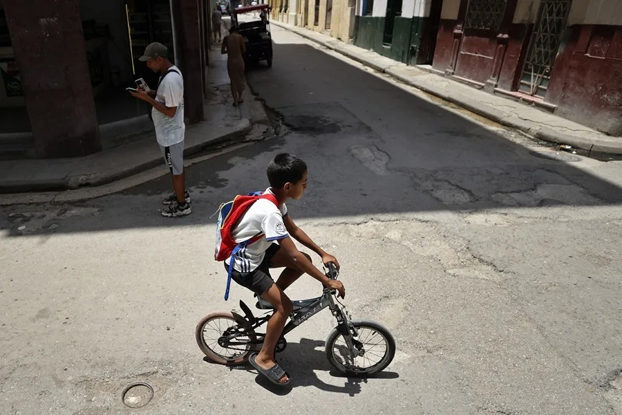 «No se puede dar clase así»: Cuba adelanta el fin de curso por la grave crisis energética