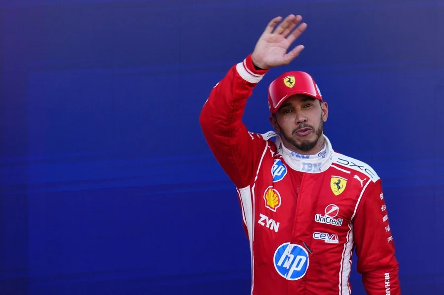 Hamilton gana en Montmeló y logra su primer triunfo con Ferrari