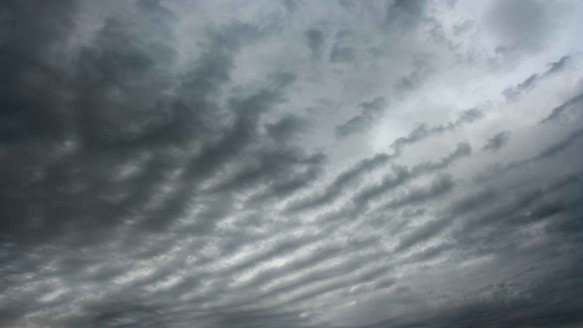 Polvo del Sahara mantendrá cielo gris y ambiente caluroso este miércoles