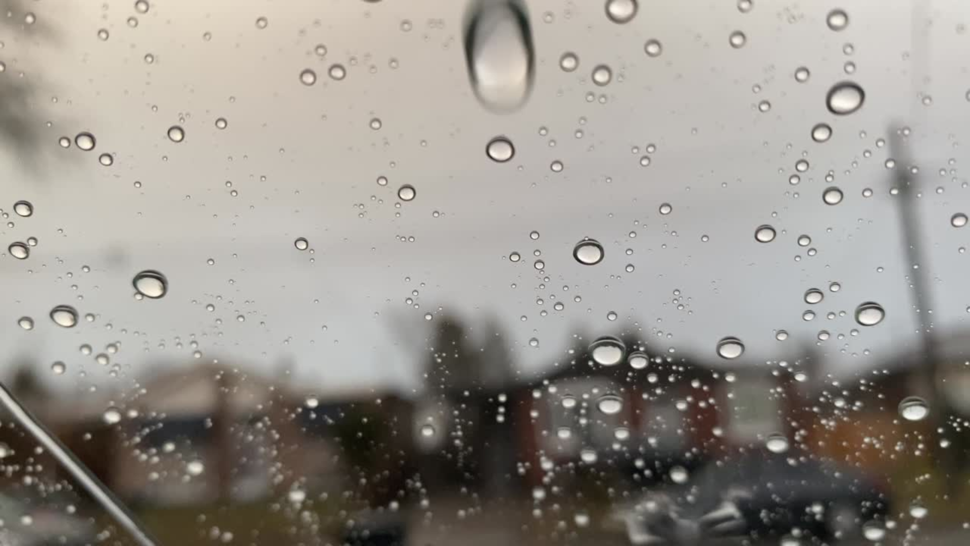 Pronostican lluvias, tronadas y ráfagas de viento por onda tropical y vaguada