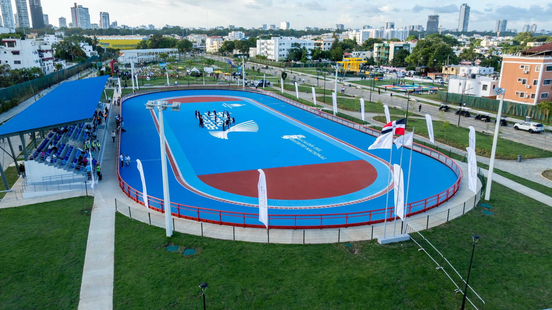Así es nuevo complejo deportivo “Paseo 30 de Mayo” inaugurado por el presidente Abinader y Carolina Mejía