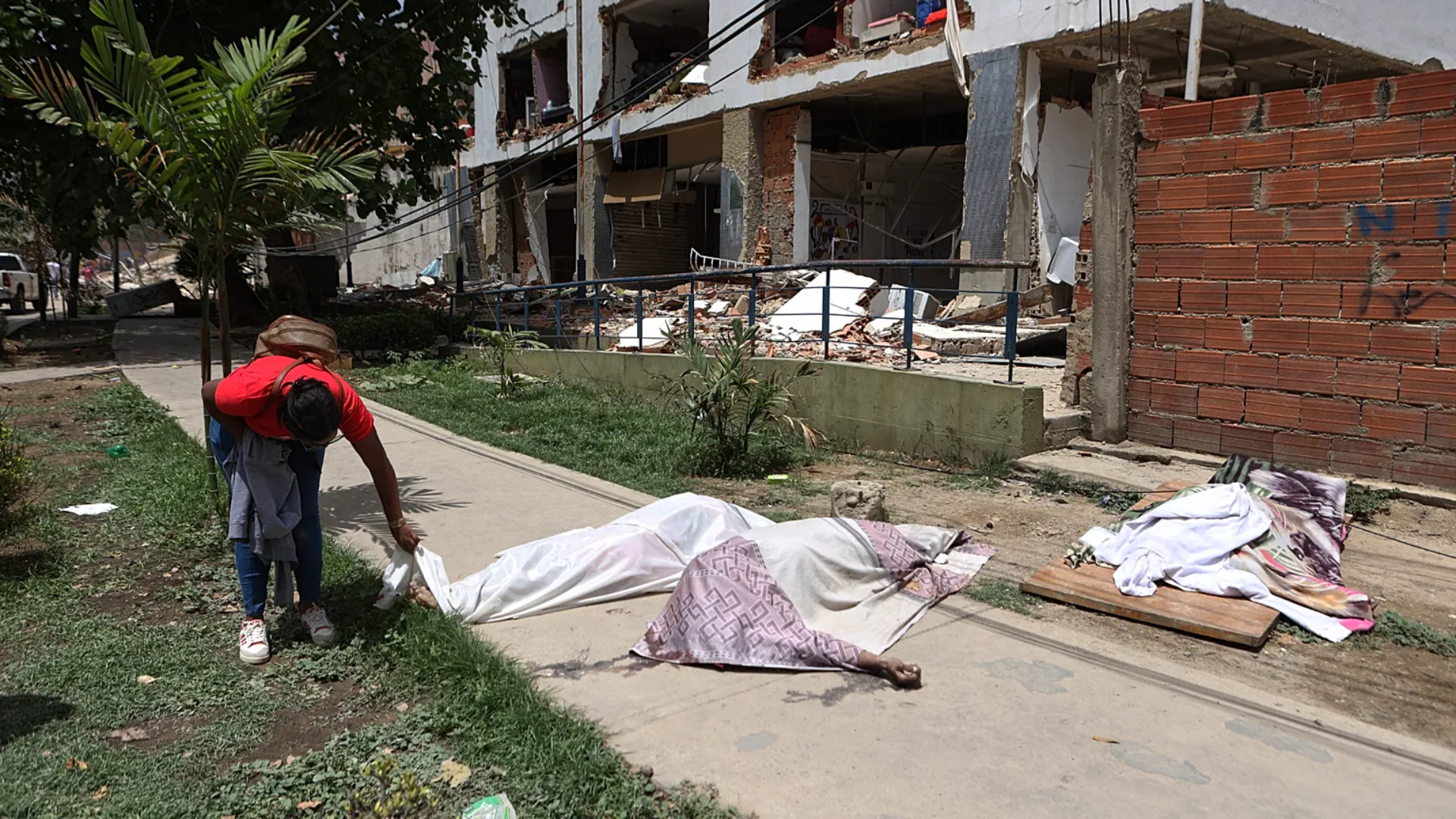 Aumenta a 1,430 la cifra de fallecidos por los terremotos en Venezuela