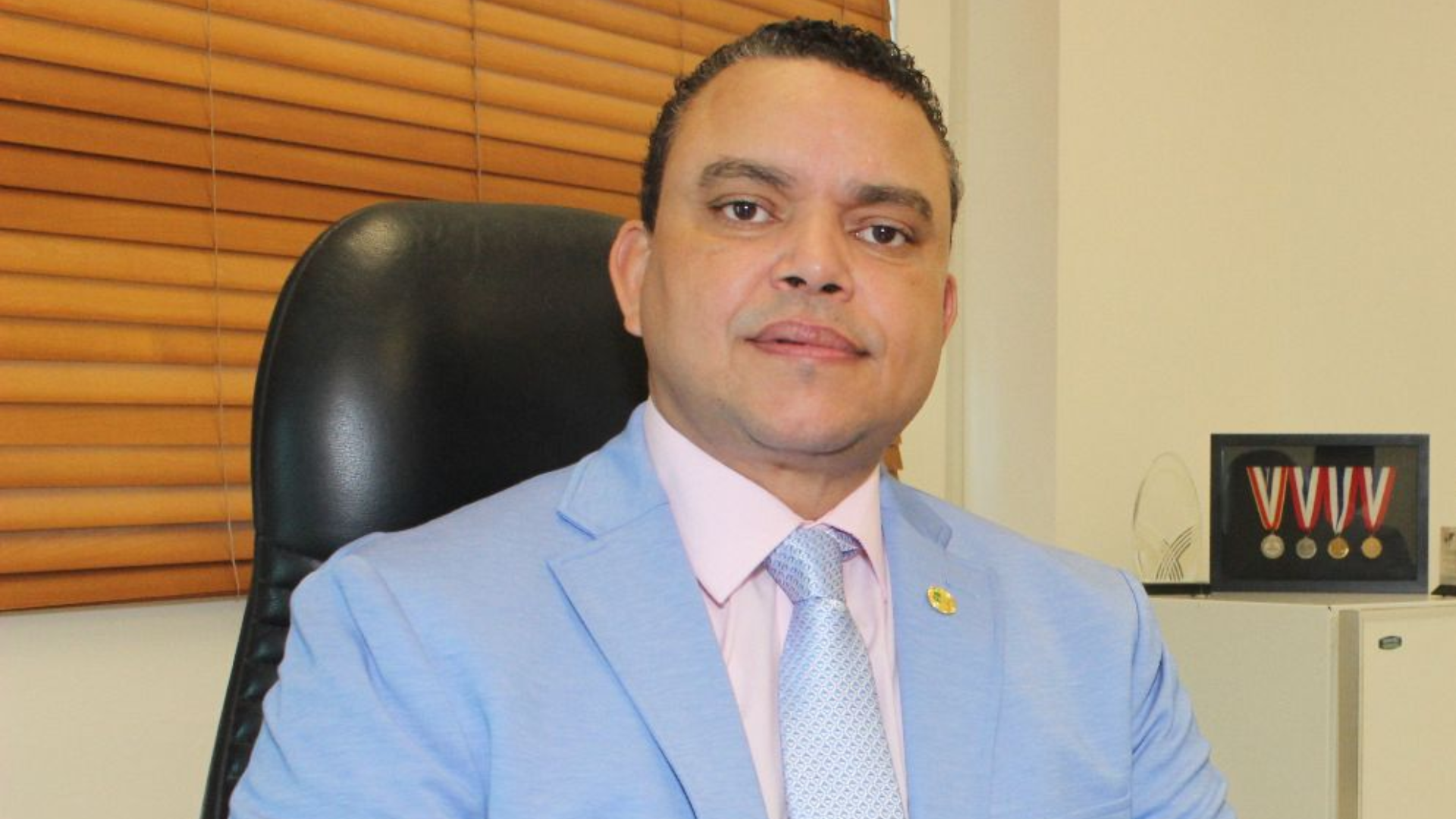 Julio César Landrón: «Yo le dejo eso al Colegio Médico, pero creo que los organismos correspondientes son los que deben hablar»