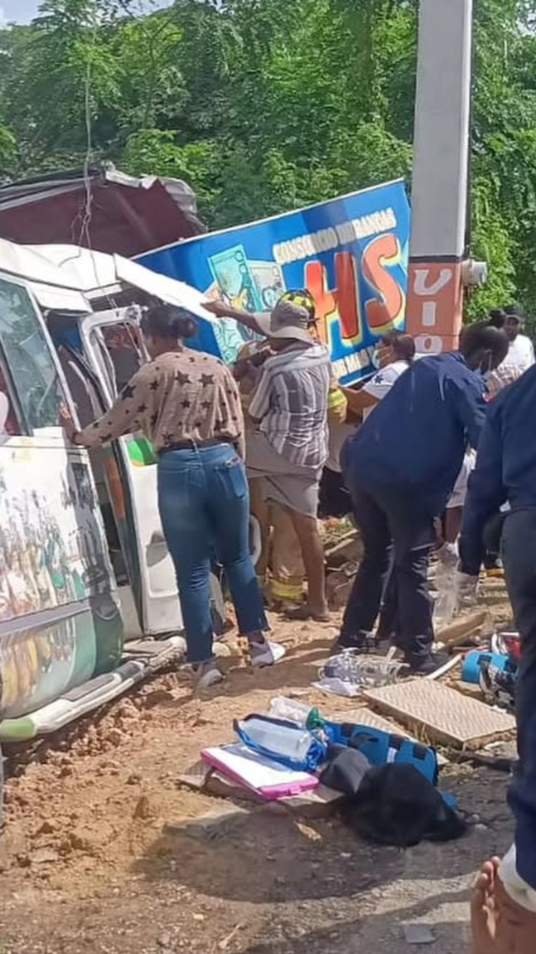 Al menos 18 personas resultan heridas en accidente de autobús en carretera Hato Mayor-San Pedro de Macorís