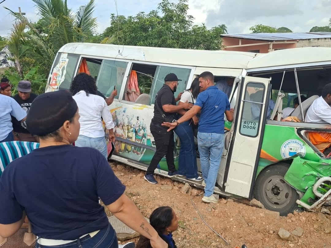 Al menos 18 personas resultan heridas en accidente de autobús en carretera Hato Mayor-San Pedro de Macorís