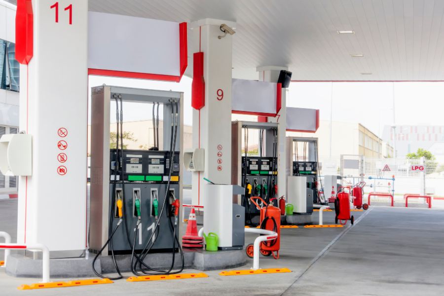 Gobierno mantiene sin variación precios de los principales combustibles