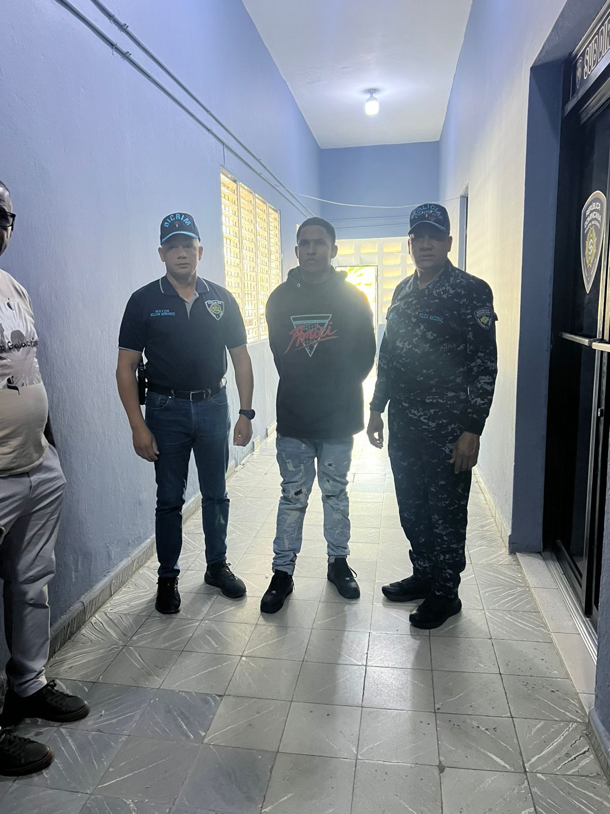 Se entrega joven buscado por presunto robo de motocicleta en San Juan de la Maguana