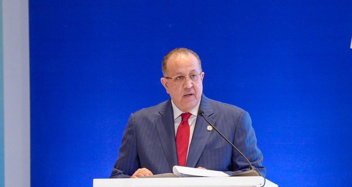 Menos impuestos para algunos, más carga para otros: las medidas con las que el Gobierno busca sostener la economía