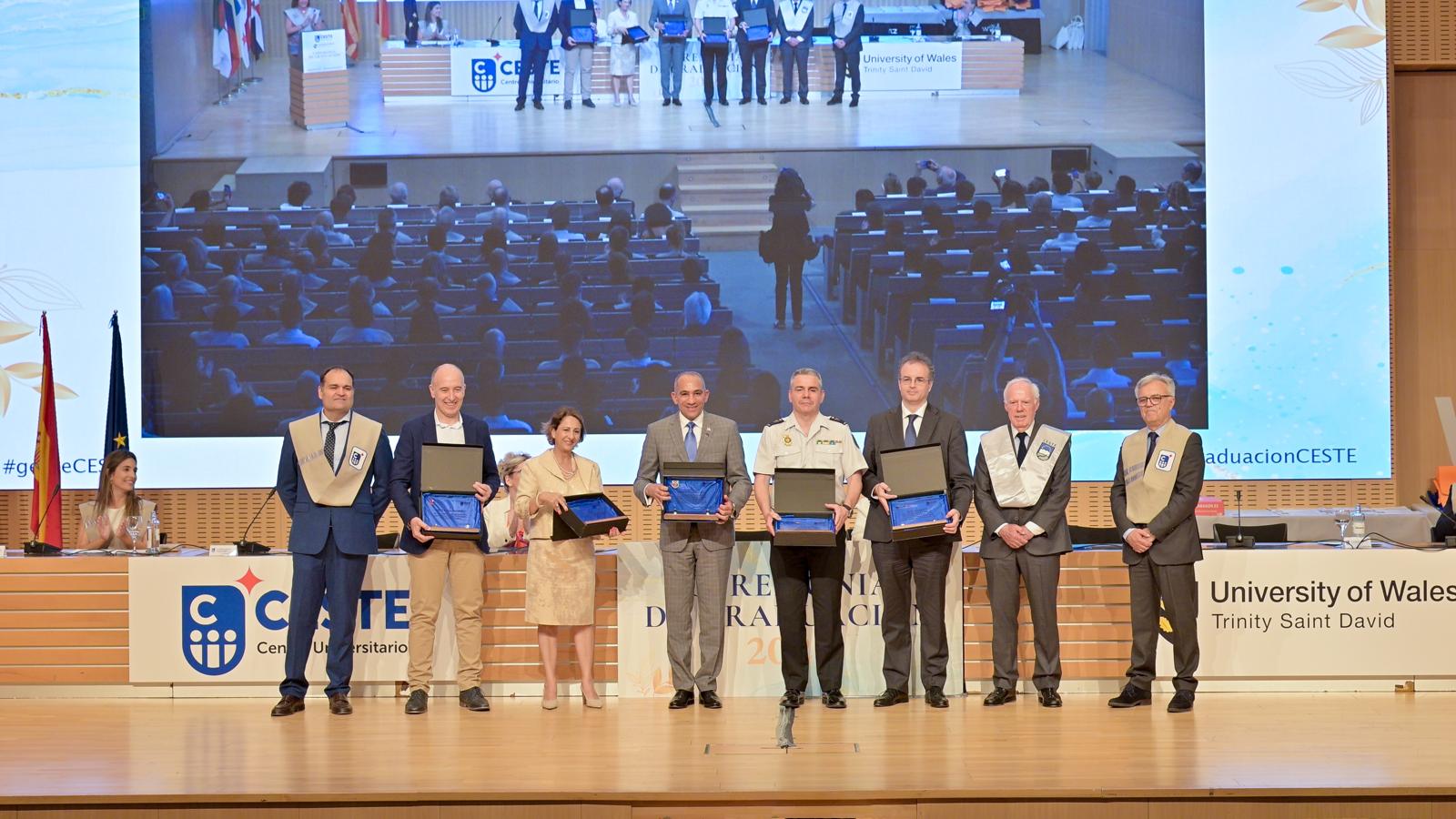 Presidente de la DNCD recibe reconocimiento de universidad de España