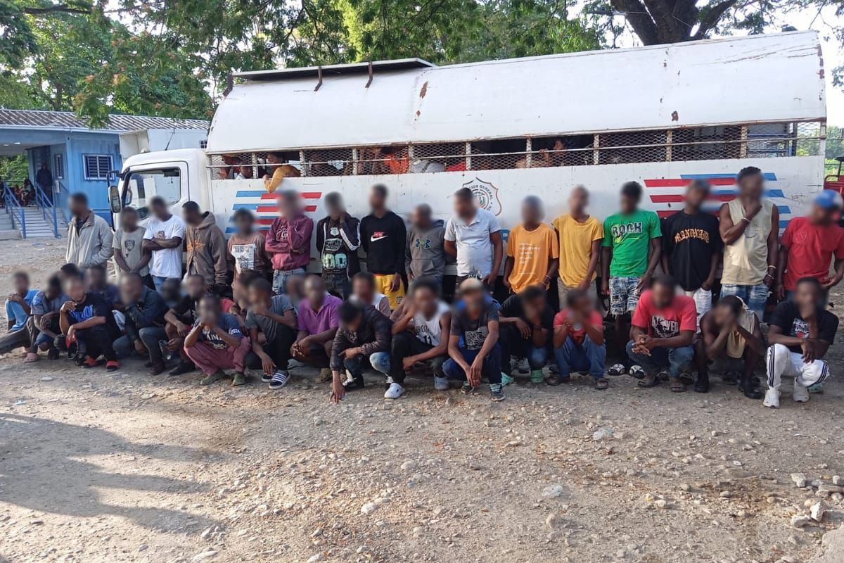 En Montecristi, Espaillat y Elías Piña detienen 280 indocumentados en operativos de interdicción migratoria