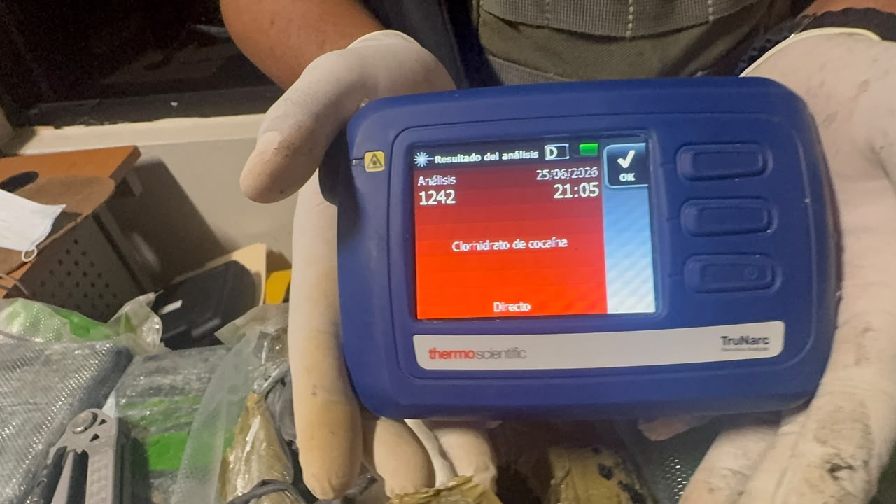 Ocupan en el AILA 5 bultos paquetes de presunta cocaína