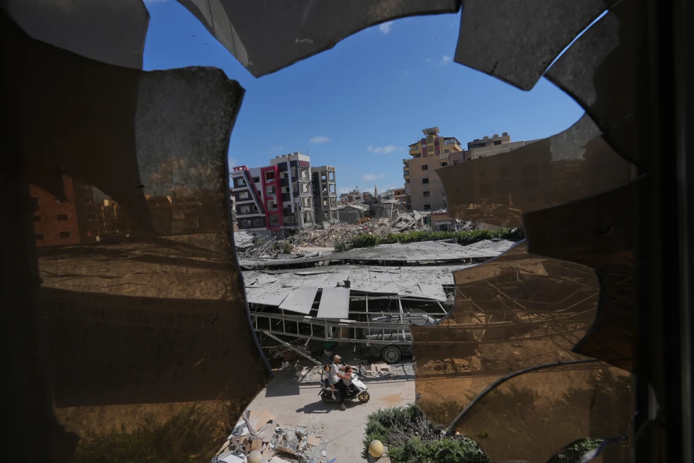 Israel ataca sur de Líbano en medio de intensos combates mientras se aplaza el diálogo EE. UU.-Irán