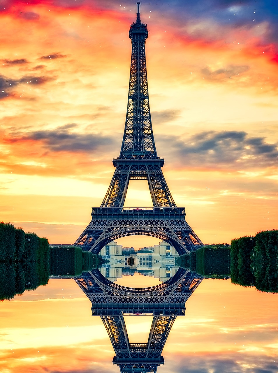 Calor extremo hace crecer la Torre Eiffel hasta 10 centímetros