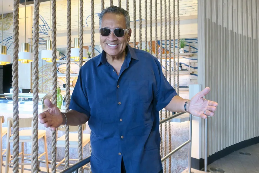 Tito Nieves prefiere la salsa de la calle, pero su lado romántico es el que «enamora»