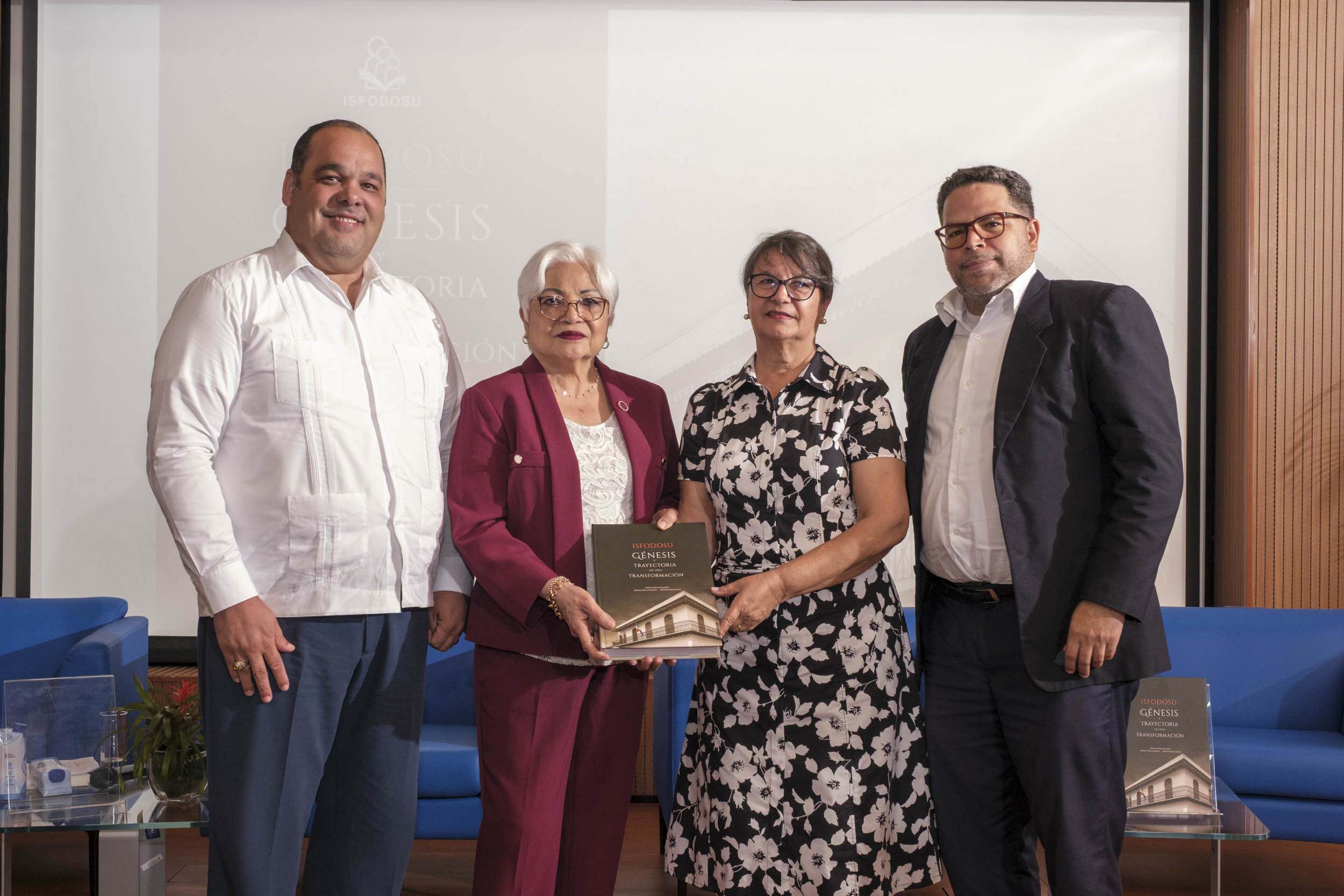 ISFODOSU presenta su transformación histórica en la formación docente desde sus orígenes en 1880
