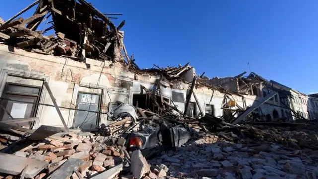 Sigue aumentando el número de víctimas: 5,278 muertos por el doble terremoto en Venezuela