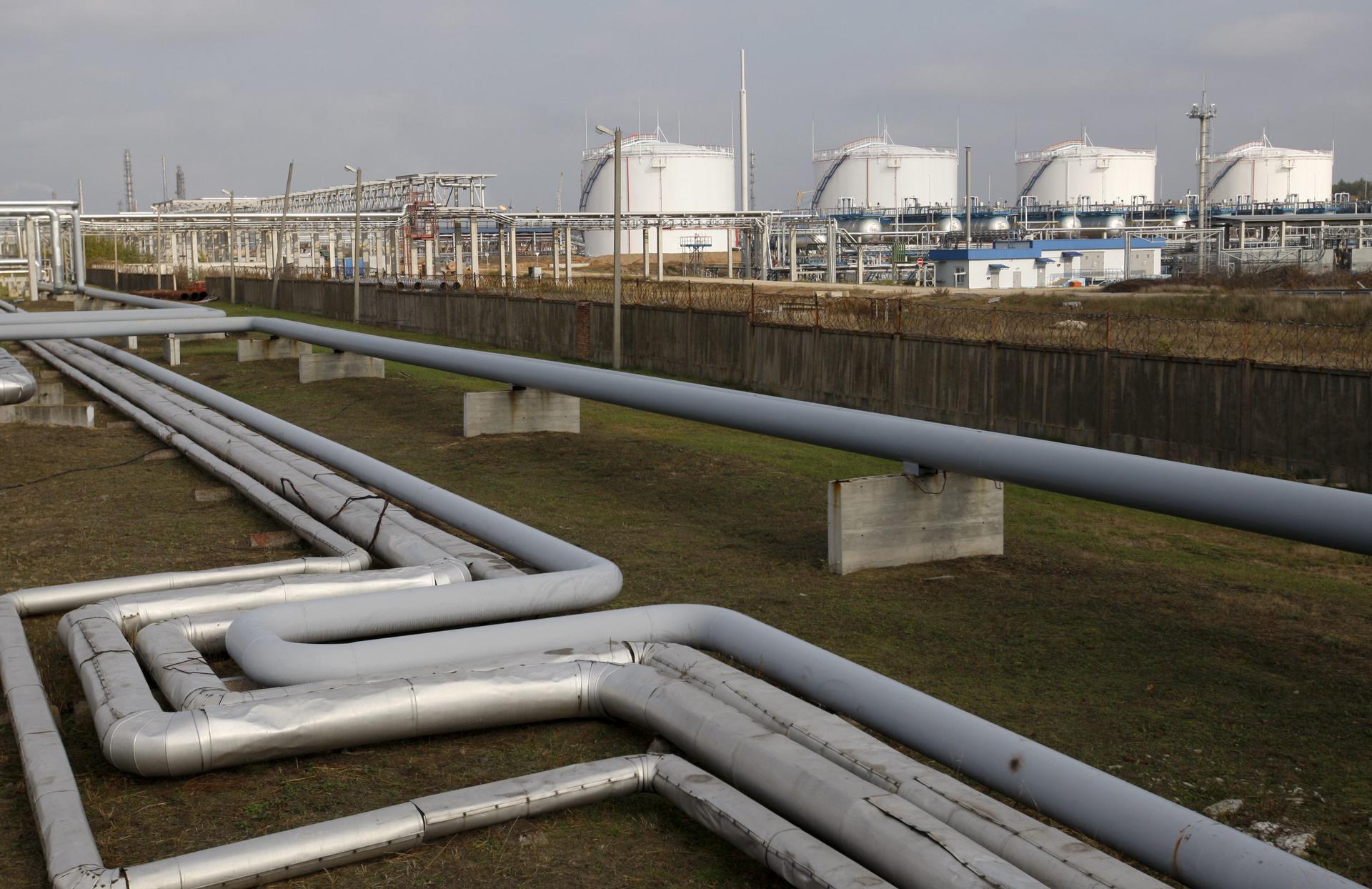 El brent sube un 0,26 %, hasta 84,95 dólares, tras reinicio del bloqueo naval de EEUU a Irán