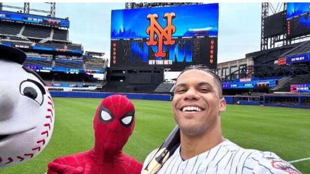 Juan Soto protagoniza promoción de la nueva película de Spider-Man