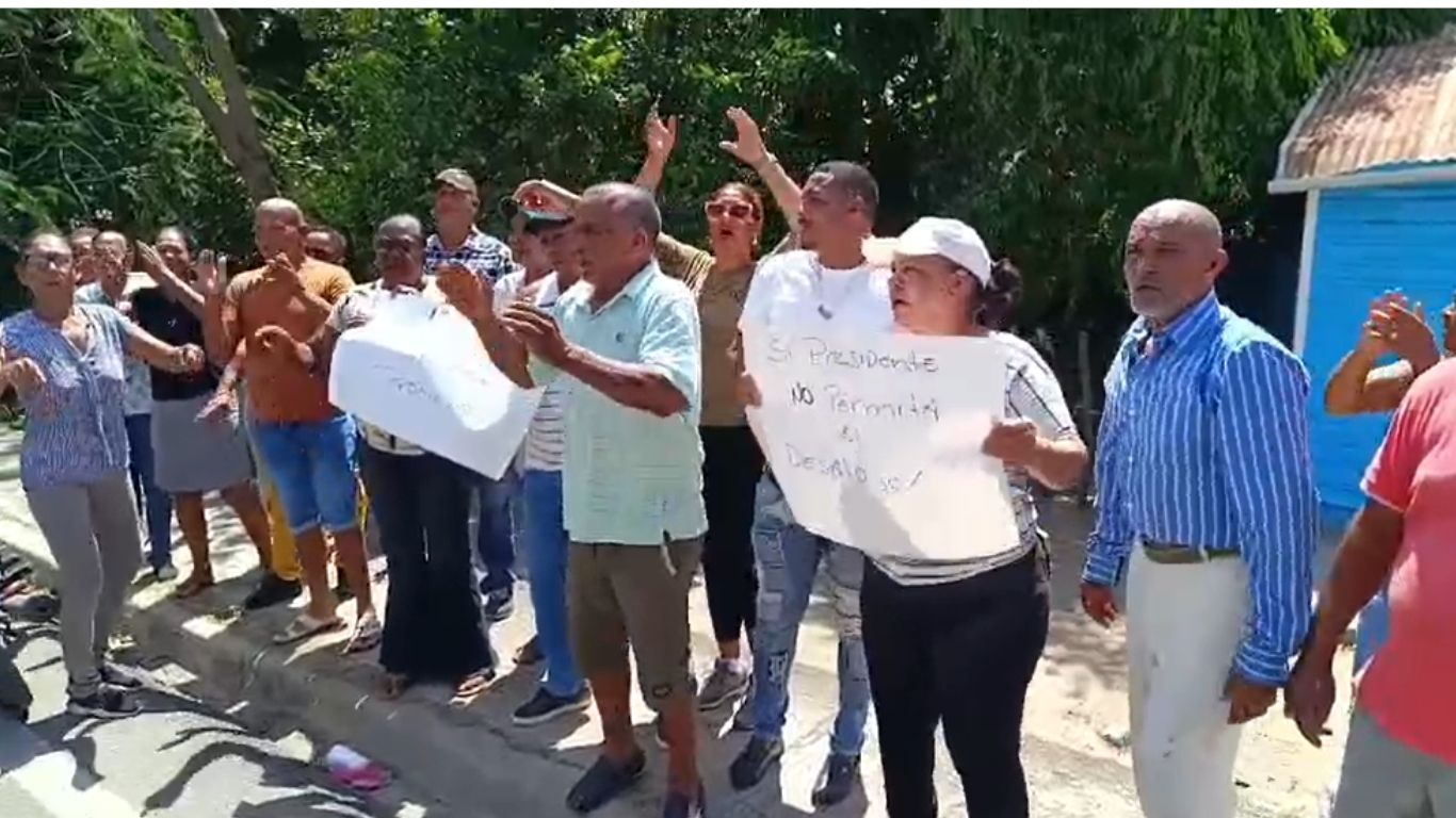 Denuncian violento desalojo militar en el sector La Aviación de Montecristi