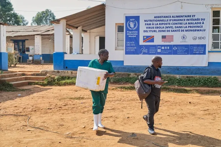 La RD del Congo eleva a 447 el número de muertos y a 1.460 los casos confirmados por el brote de ébola