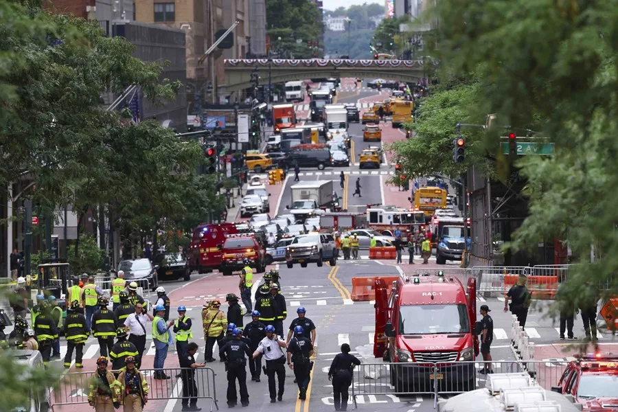 Evacuado un rascacielos en obras en Manhattan por temor al colapso de su estructura