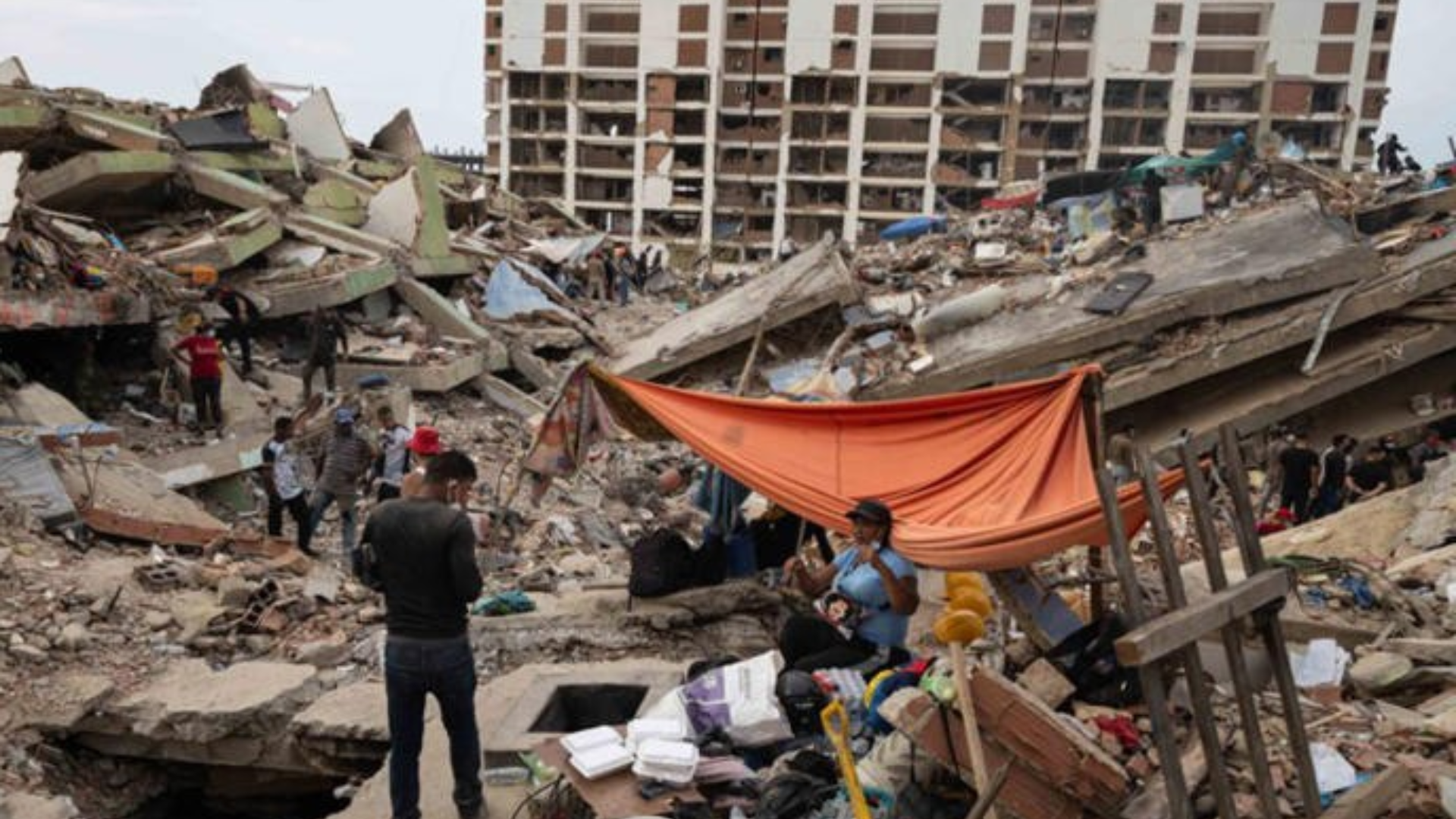 Aumentan a 5,398 los muertos por los terremotos en Venezuela