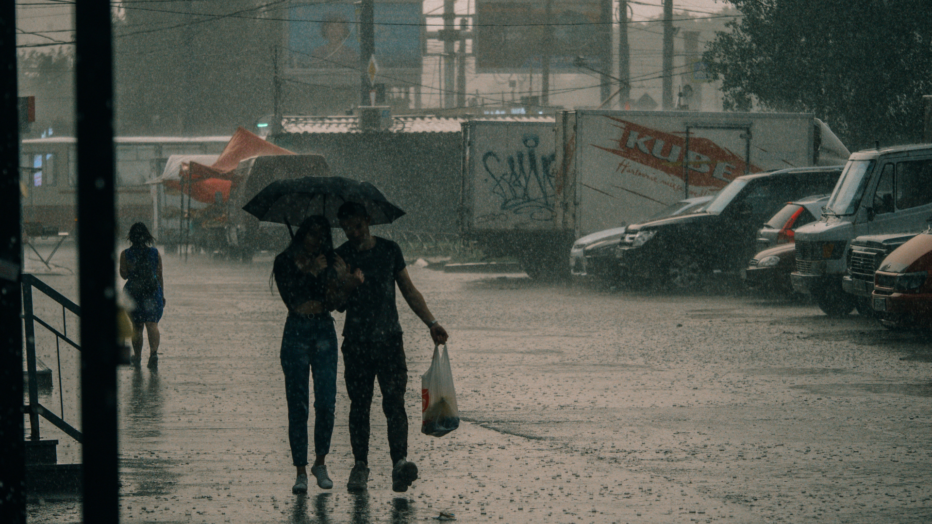 Vaguada y onda tropical provocarán lluvias este sábado en varias zonas del país