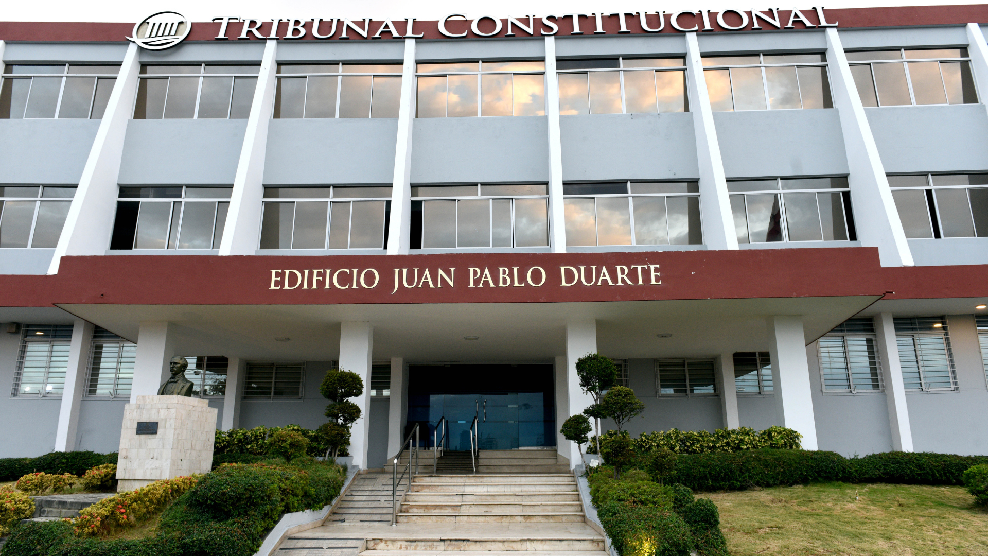 TC declara inconstitucional decreto sobre horarios de venta de bebidas alcohólicas