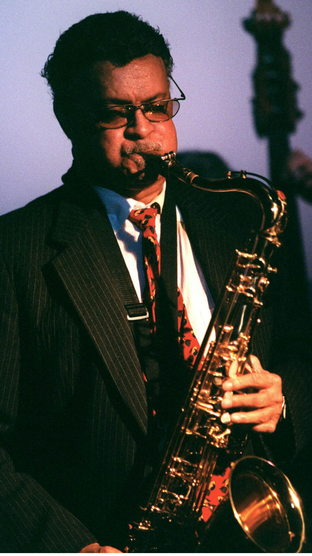 Muere Plas Johnson, el saxofonista que inmortalizó el tema de La Pantera Rosa
