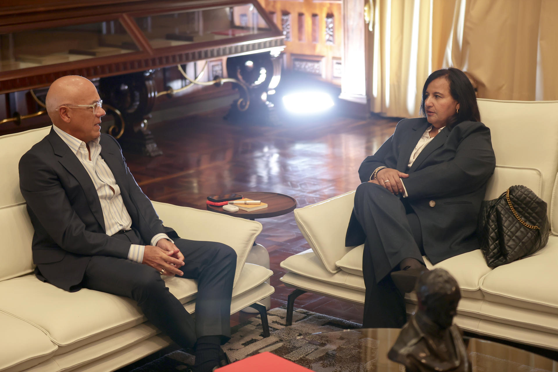 El chavismo y la oposición se preparan para un nuevo diálogo sin María Corina Machado