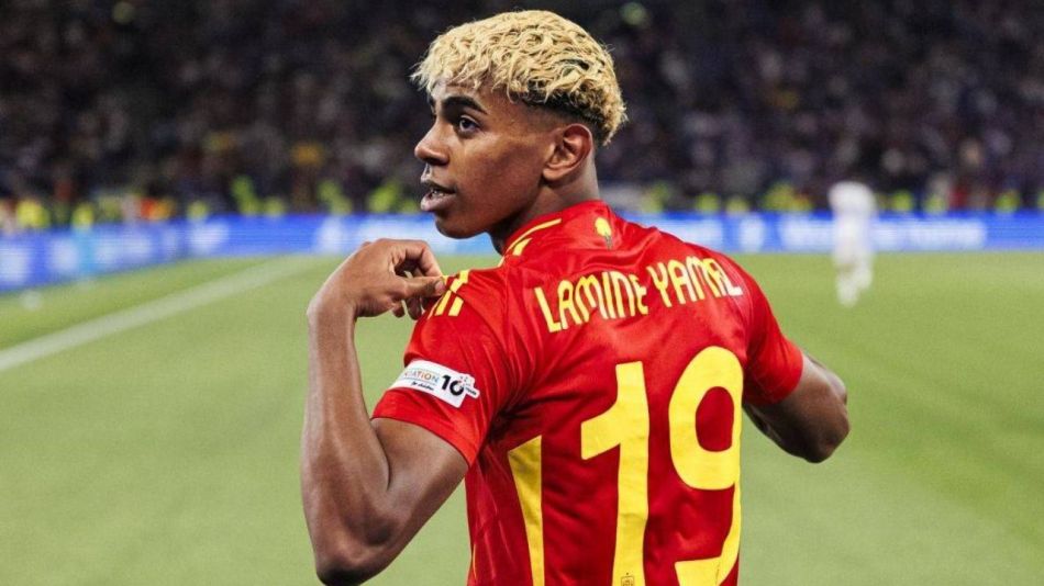 España derrota a Francia y regresa después de 16 años