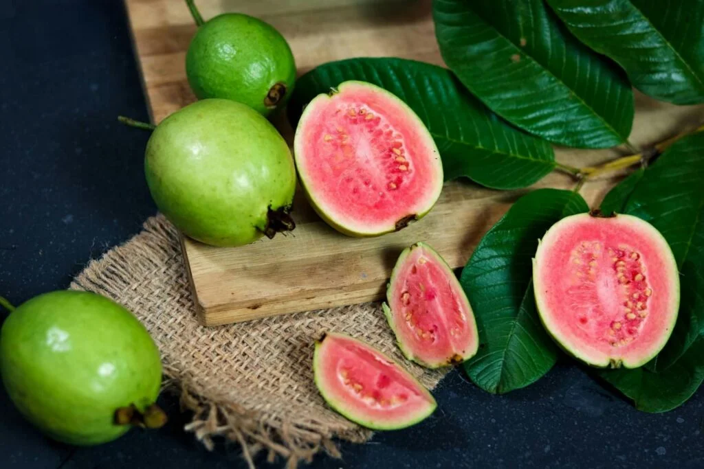 Qué frutas, además del mango, podrían infectarse por la mosca