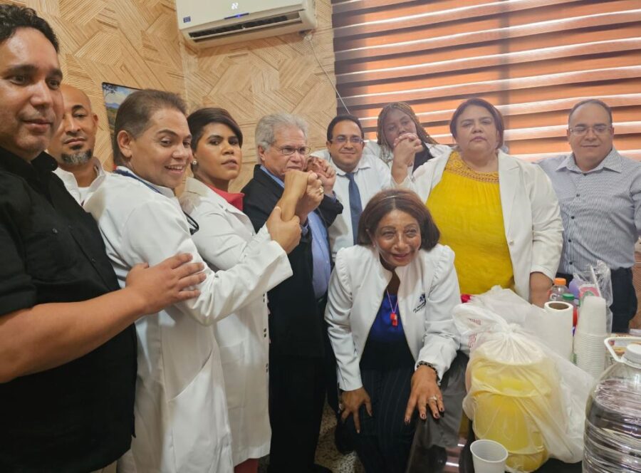 Garantía económica y presentación periódica a médico apresado por presunta mala práctica