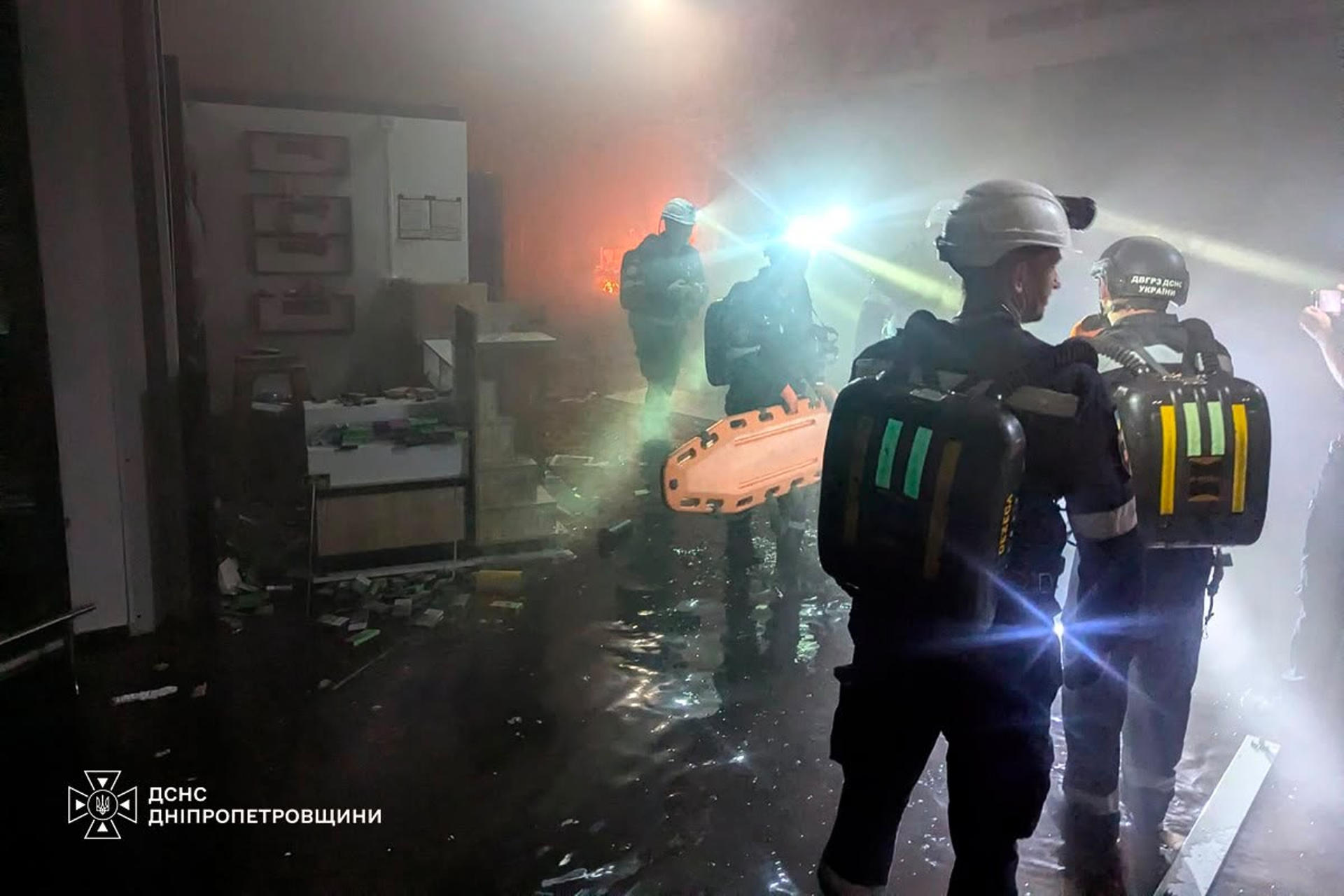 Al menos 15 muertos y 130 heridos en ataque ruso contra un centro comercial en Ucrania