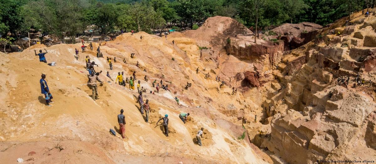 Al menos 100 muertos tras derrumbe en una mina artesanal de oro en República Centroafricana