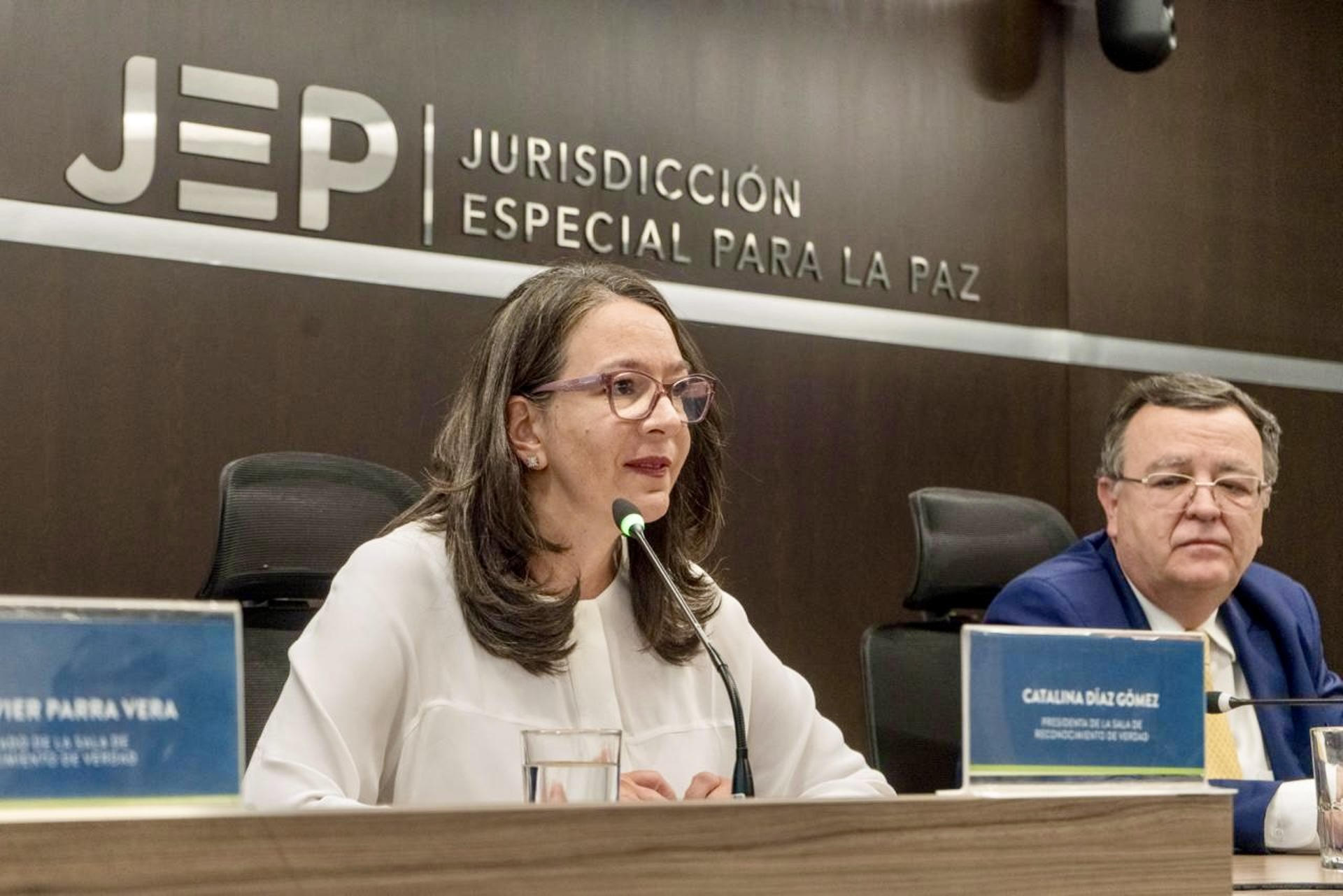 Justicia de Paz imputa a 27 antiguos mandos de las FARC crímenes de guerra y de lesa humanidad
