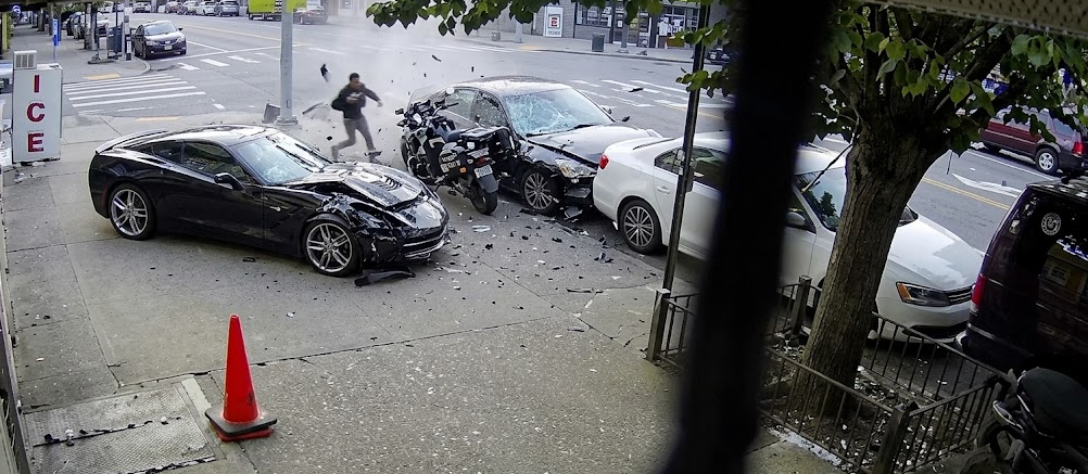Choque múltiple en Inwood deja tres heridos y un arresto