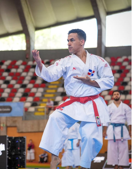 Oro para Larry Aracena en kata masculino