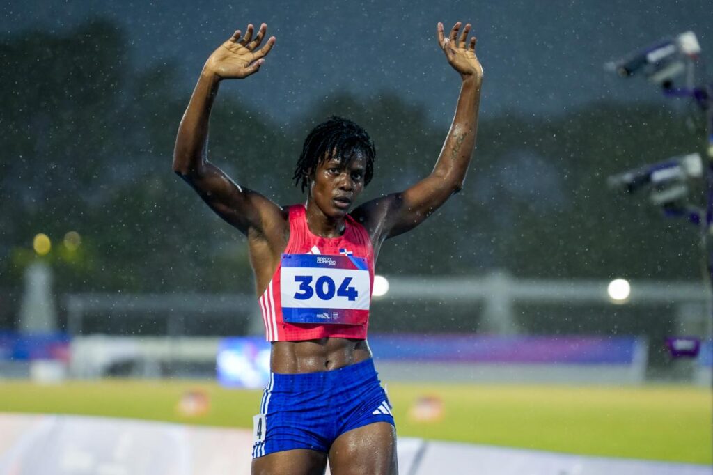 La favorita Marileidy Paulino gana otro oro impone récord en 400 metros femeninos