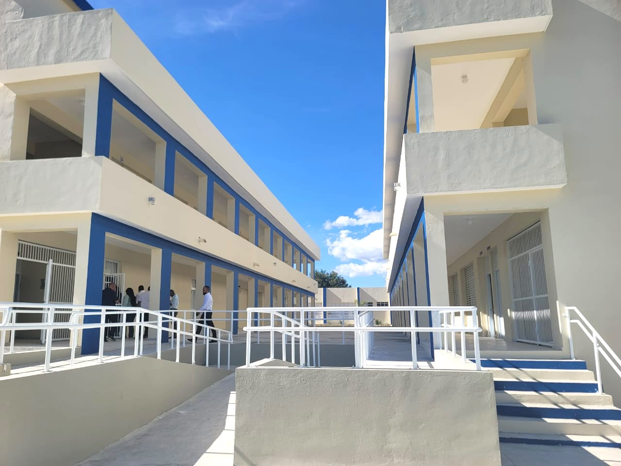 Gobierno ha entregado 926 nuevas aulas y proyecta alcanzar meta de 1,500 para el inicio del año escolar 2026-2027