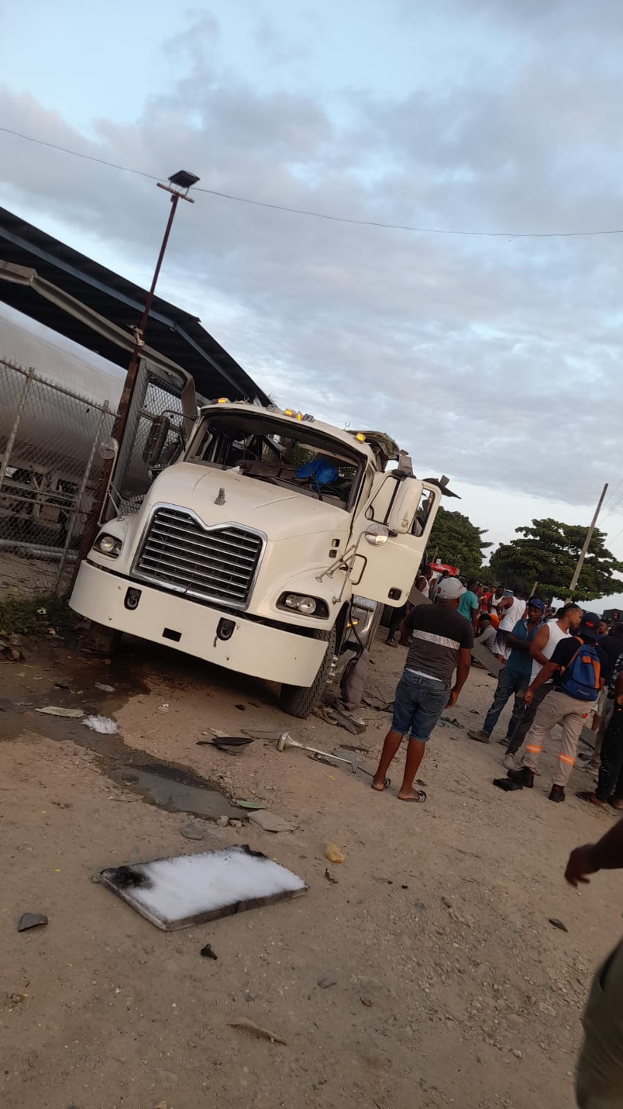«Nunca había pasado algo así»: comunidad de Haina sigue consternada tras explosión que dejó tres muertos