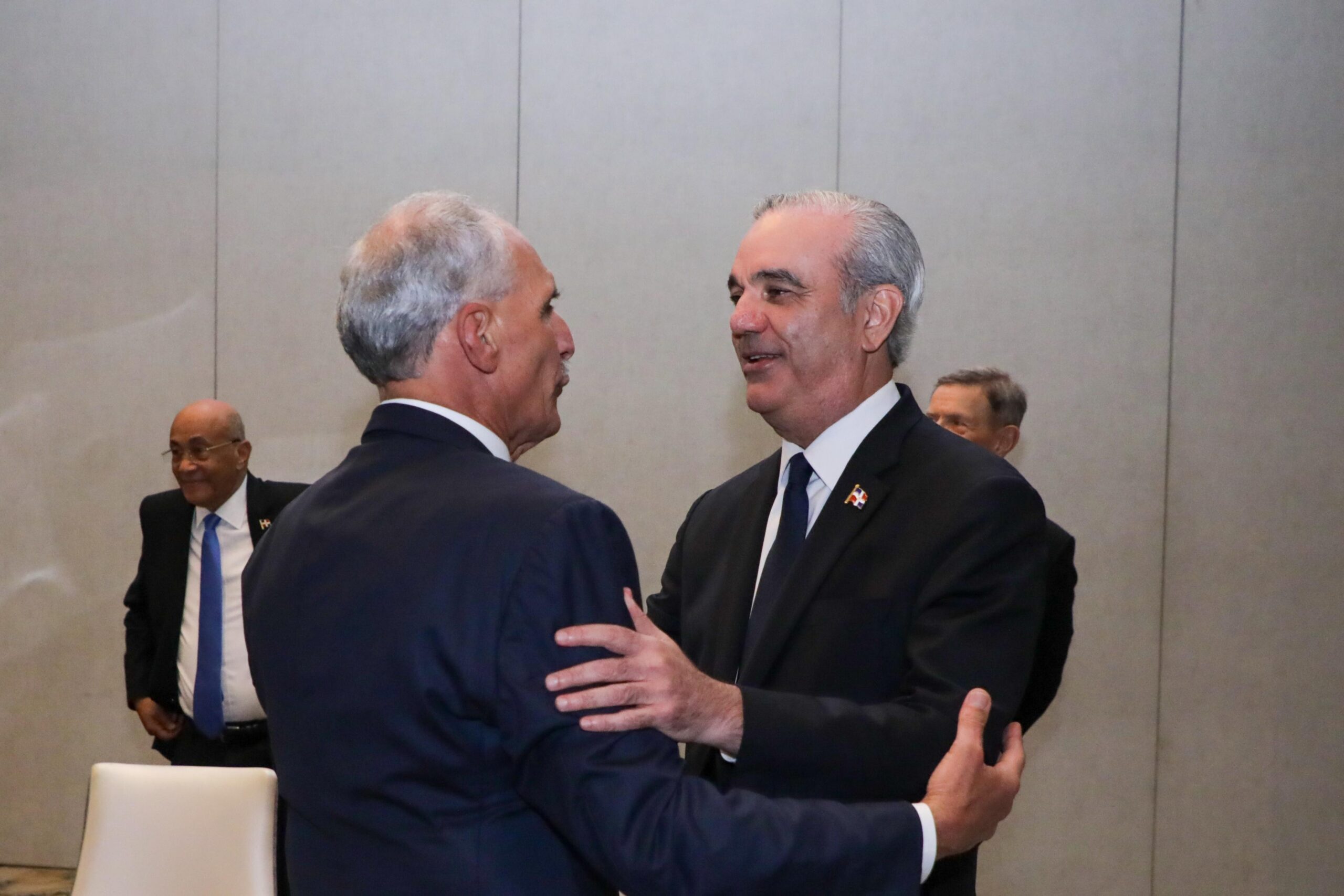 Presidente de Honduras reconoce y felicita al presidente Luis Abinader por extraordinario éxito organizativo de los Juegos Centroamericanos y del Caribe Santo Domingo 2026