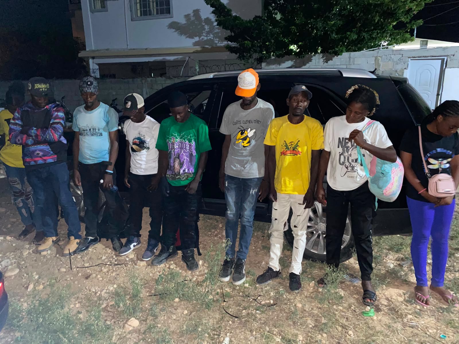 Migración incauta jeepeta y repatria a 9 pasajeros haitianos que transportaban en estatus irregular