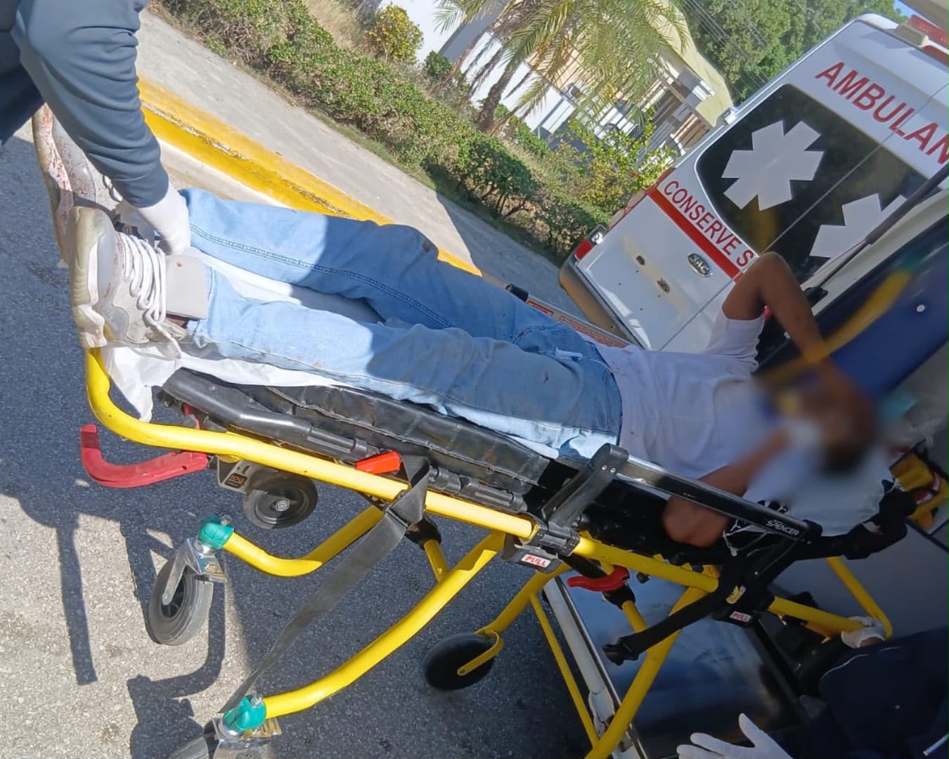 Vehículos de Migración chocan durante operativo en San Juan; cinco haitianos resultan heridos