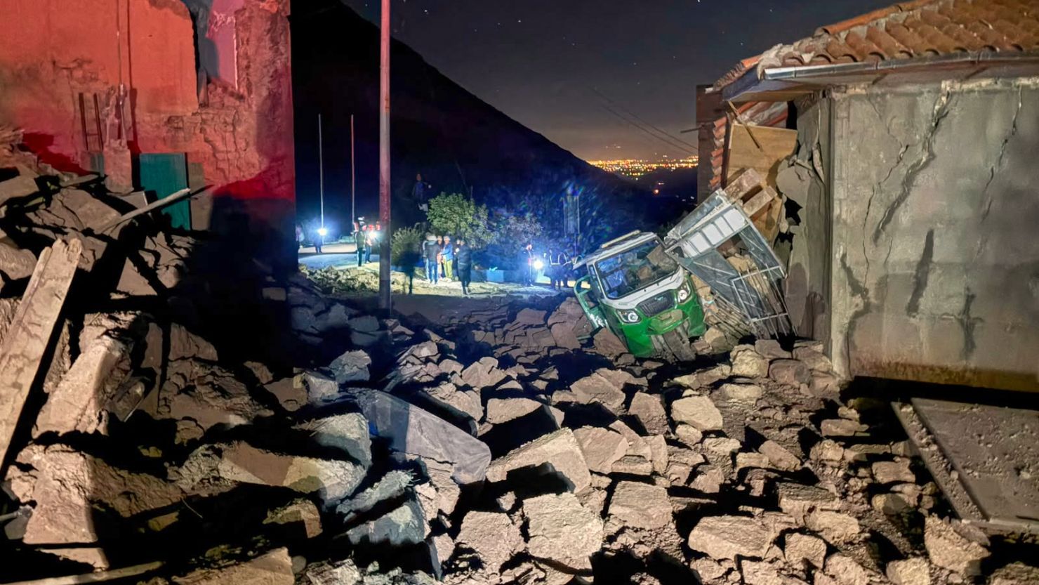 Sismo de 7.2 en Perú deja heridos, daños y una serie de réplicas imperceptibles