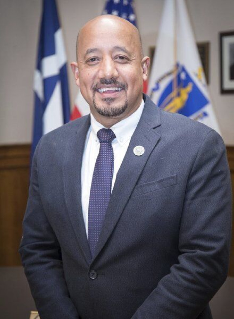 Alcalde de Lawrence Brian DePeña es arrestado por fraude y lavado